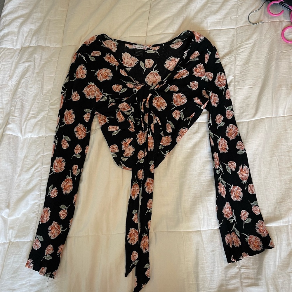 Flowery tie top, size small